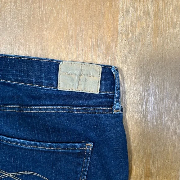 Abercrombie & Fitch Dark Stretch Blue Jeans - Picture 4 of 11